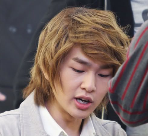 onew teeth