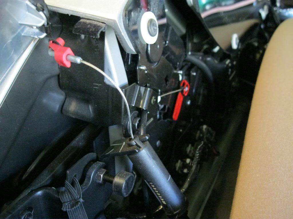 Rear deck won't open!!! Not the Buttress!!! Saturn Sky Forums Saturn