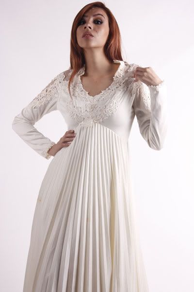 Vtg 70s Cream White Hippie Lace Mesh Pleated FISHTAIL Wedding gown Dress SM