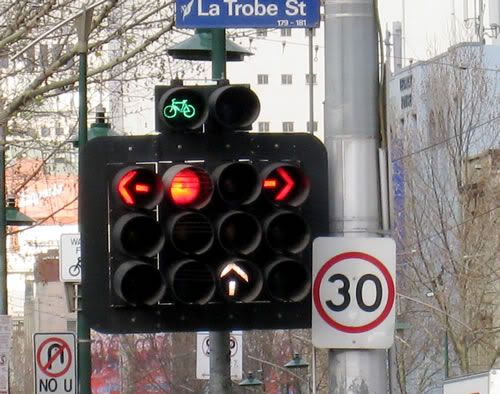 http://i287.photobucket.com/albums/ll148/95LS1t/traffic-light-big.jpg