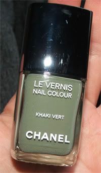 Les Khakis de Chanel #Khaki Vert - асексуальный лак для человека-амфибии