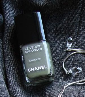 Les Khakis de Chanel #Khaki Vert - асексуальный лак для человека-амфибии