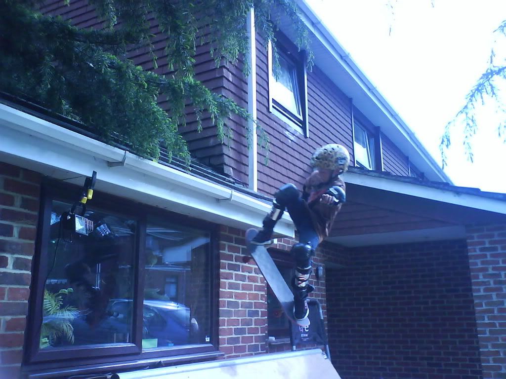 Obrázok “http://i287.photobucket.com/albums/ll154/airsk808/DSC01549.jpg” sa nedá zobraziť, pretože obsahuje chyby.