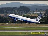 United Boeing B767 despegando de Zurich