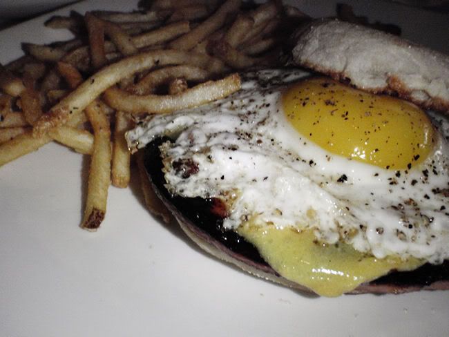 Lola Bistro