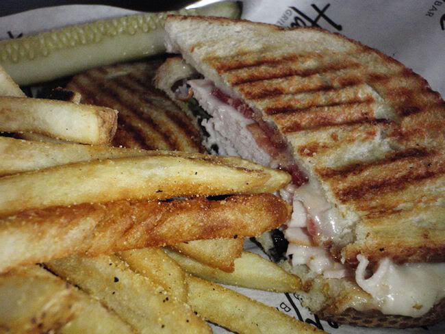 Harvey's Grill & Bar