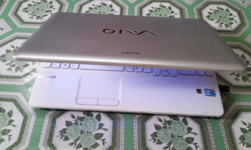 Cần bán Laptop Sony Vaio Core I3 Màu trắng, mới sách tay US về - 3