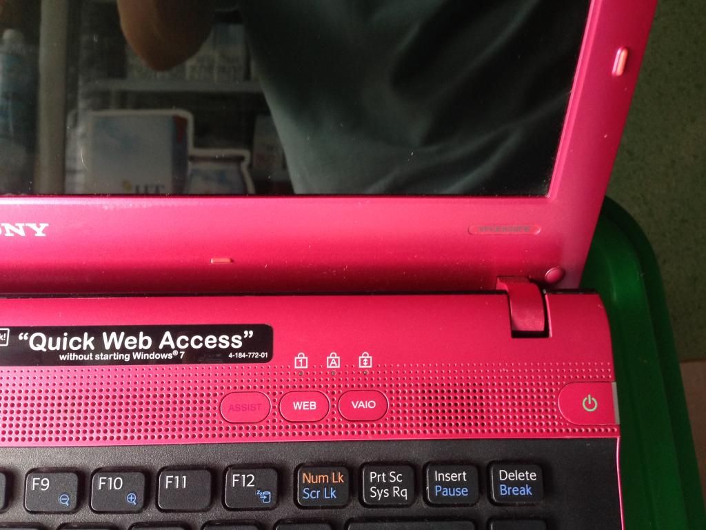 Sony Utrabook SVT14113CXS (Core I3 ivy i3-3217U ,4g,500gb+32gb ssd) máy đẹp keng - 3